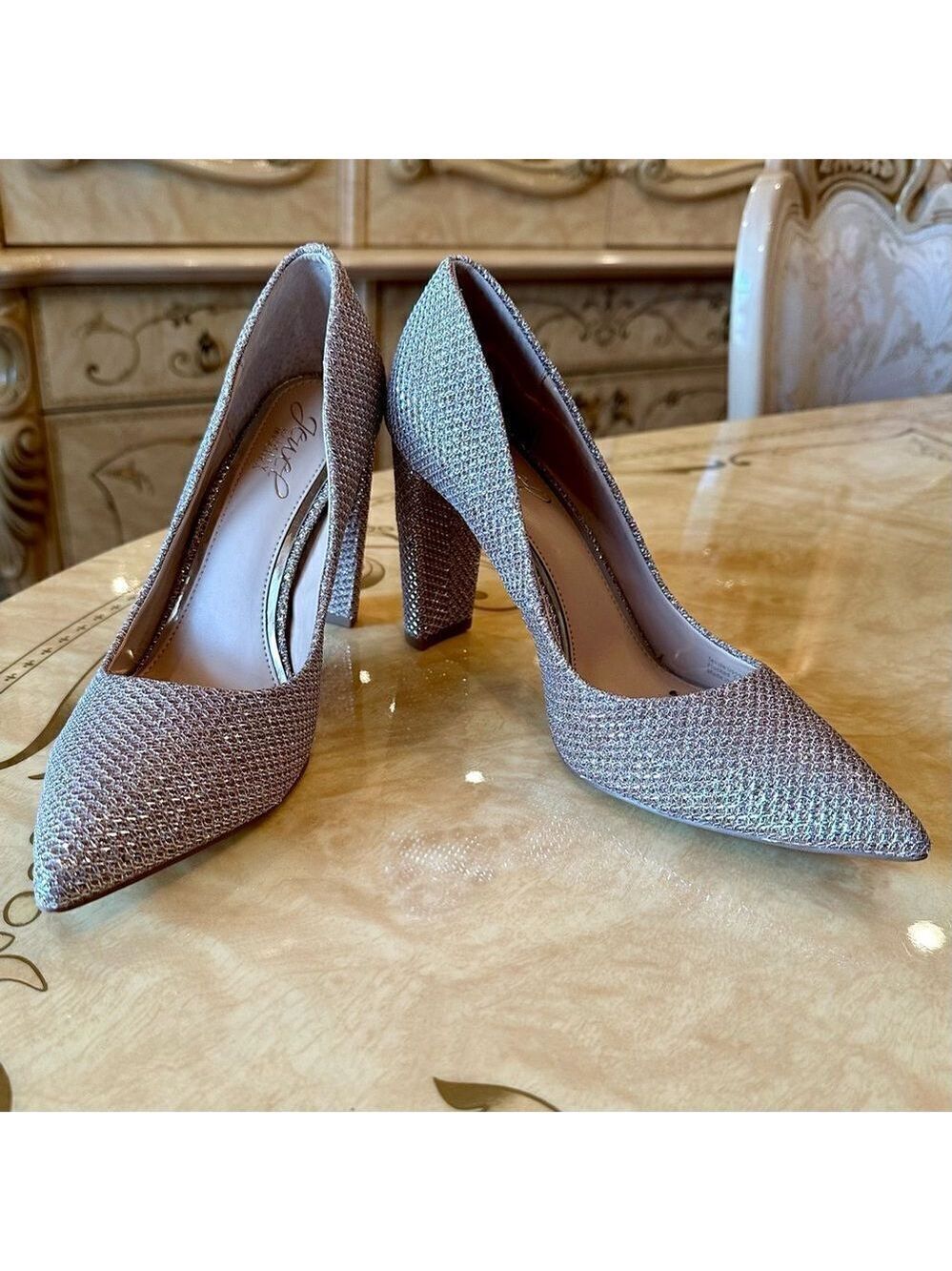 Badgley Mischka rose gold beige heels - Picture 3 of 16